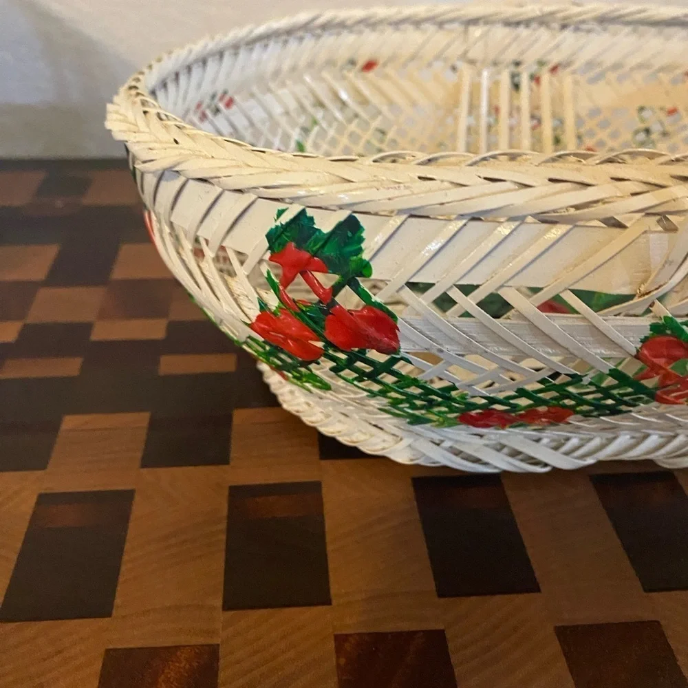 Vintage Daddy’s Duck Handwoven Hand Painted Basket Red Green Floral 8”W x 8”H